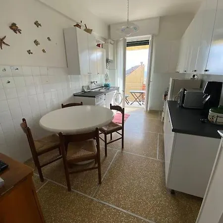 A Sturla Citra 010025-lt-2437 Genova